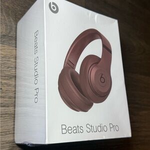 Beats Studio Pro Wireless Headphones - Brown